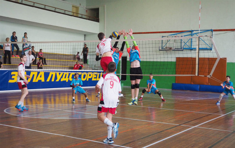Оспорван финал на турнира по волейбол от „Ученически игри 2017“, купата тръгна за Кърджали