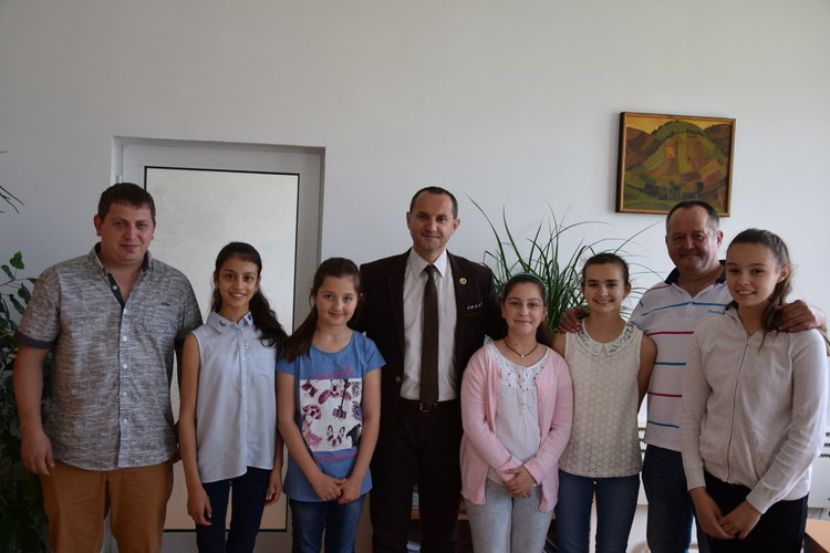 Сезгин Байрям награди златните тенисисти на „Юнак“