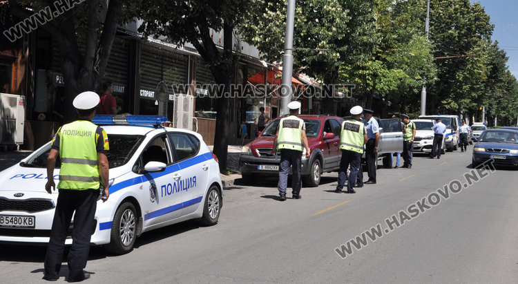 Полицията сипе актове за неправилно паркиране, след тях пак същото