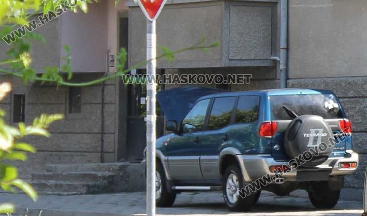 улица "Иван Вазов" - автомобили без номера за продажба