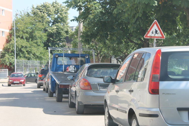 улица "Иван Вазов" - автомобили без номера за продажба