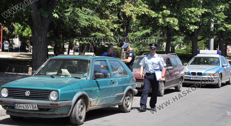Полицията сипе актове за неправилно паркиране, след тях пак същото
