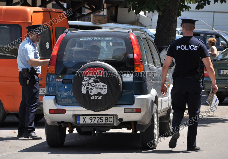 Полицията сипе актове за неправилно паркиране, след тях пак същото