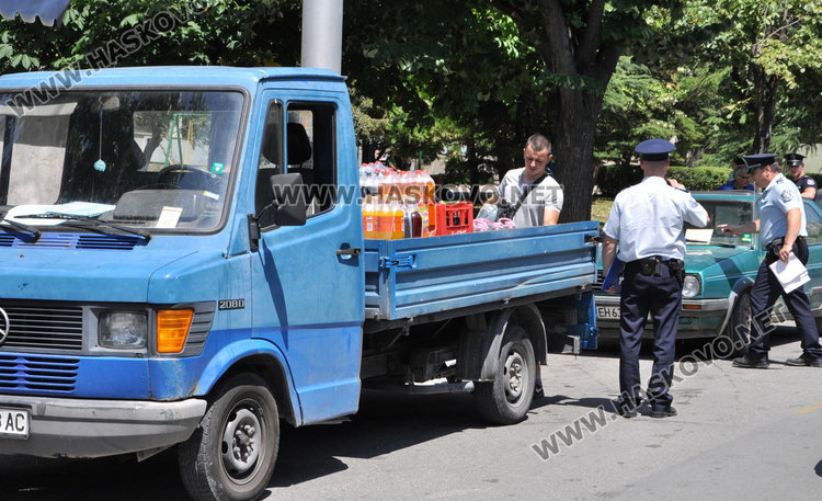 Полицията сипе актове за неправилно паркиране, след тях пак същото