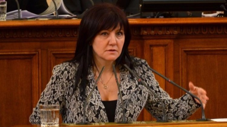 Караянчева: Борисов заздрави отношенията ни с Турция