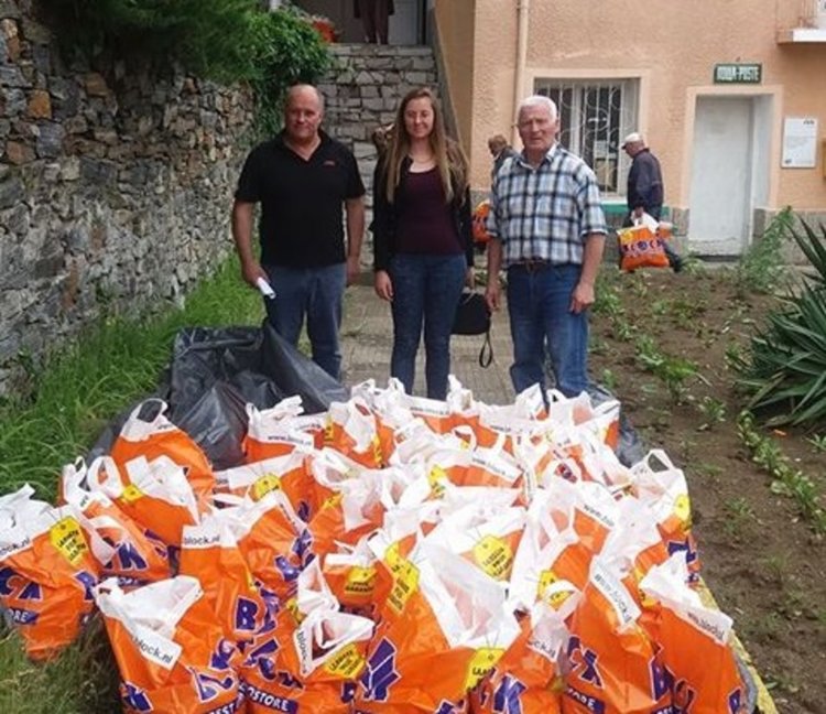 Раздадоха хранителни пакети на нуждаещи се в Ардинско