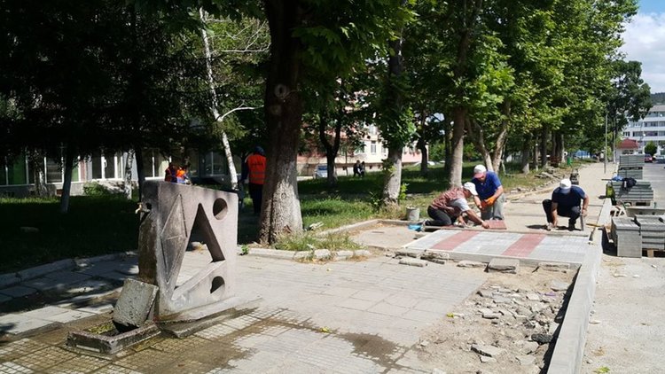 В Момчилград изграждат чешма с вода от планински извор