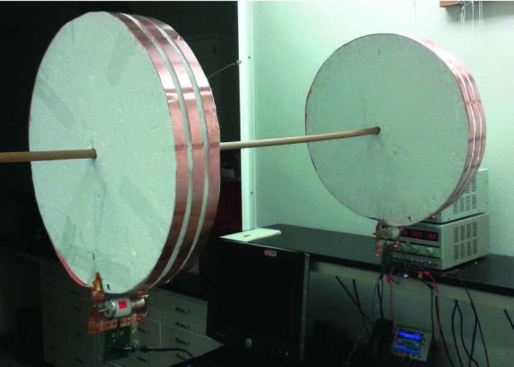 Откриха как да зареждат безжично движещ се електромобил (видео)