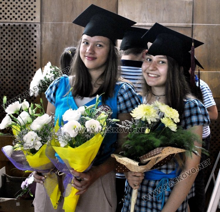 Всеки пети седмокласник в „Смирненски“ отличник