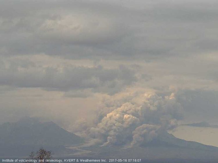 Изригването отпреди месец на височина 6 км