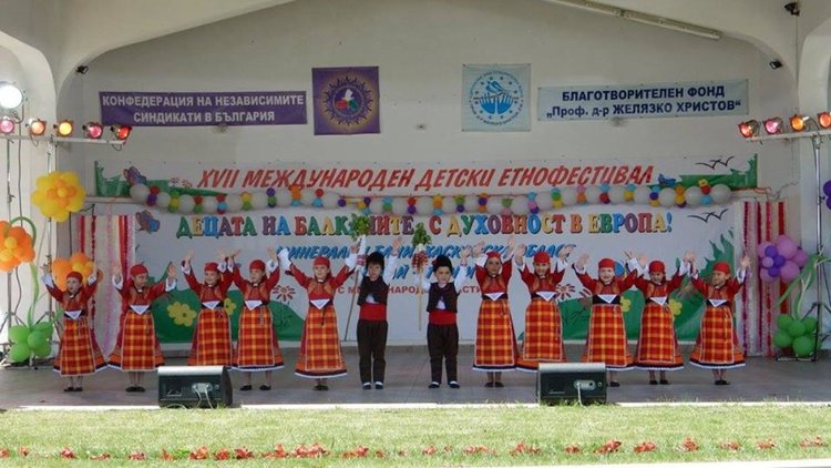 С „На мегдана” малчуганите от детска градина „Синчец” спечелиха сърцата на публиката и първо място в международен фестивал