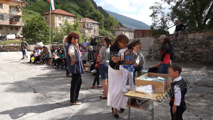 Учениците в Забърдо ще въртят педалите на два уникални велочина