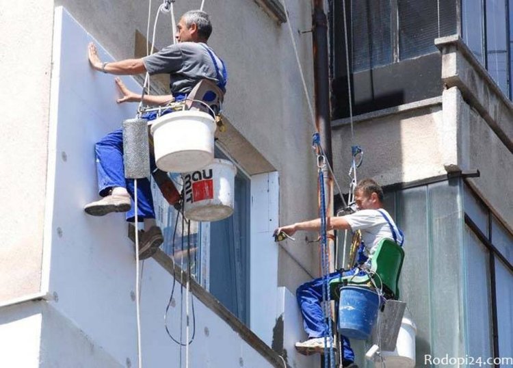  Арх.Танер Давуд:Санирането на 28 сгради в Кърджали е по план,ще приключи до зимата