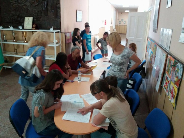За пръв път седмокласници подават документи в Първомай