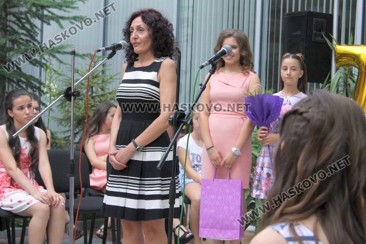 Дипломираха се първите седмокласници от ПМГ