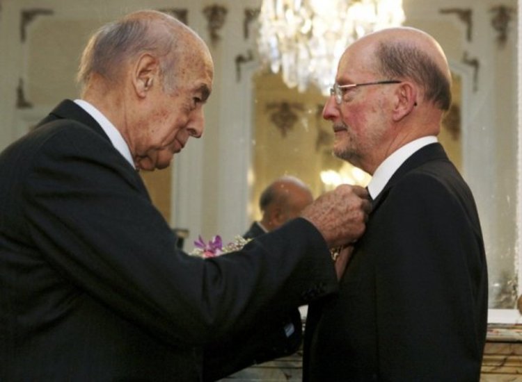 Звездният ни рожденик днес: Симеон Сакскобургготски на 80  