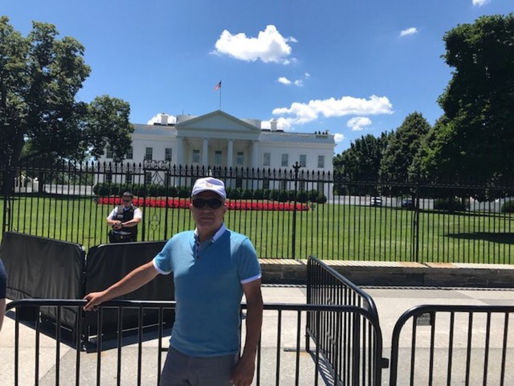 Себахатин Гьокче развя българският флаг пред 50 000 ротарианци в Атланта