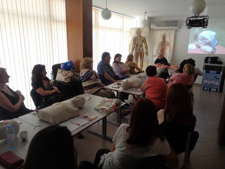 БЧК - Кърджали обучава кърджалийски учители в първа помощ