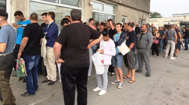 Вече няма да ходим в КАТ при покупка на кола