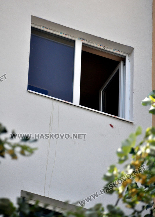 Млад мъж загина на място след полет от 6-тия етаж в „Бадема“