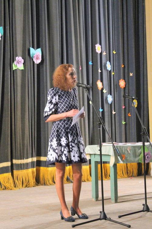 Седмокласниците на "Алеко" препълниха залата на кино "Химик"