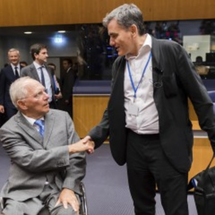 Гърция избегна фалита