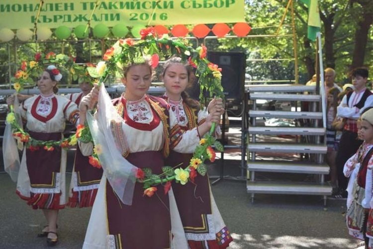 350 певци и танцьори идват за тракийския събор в Кърджали