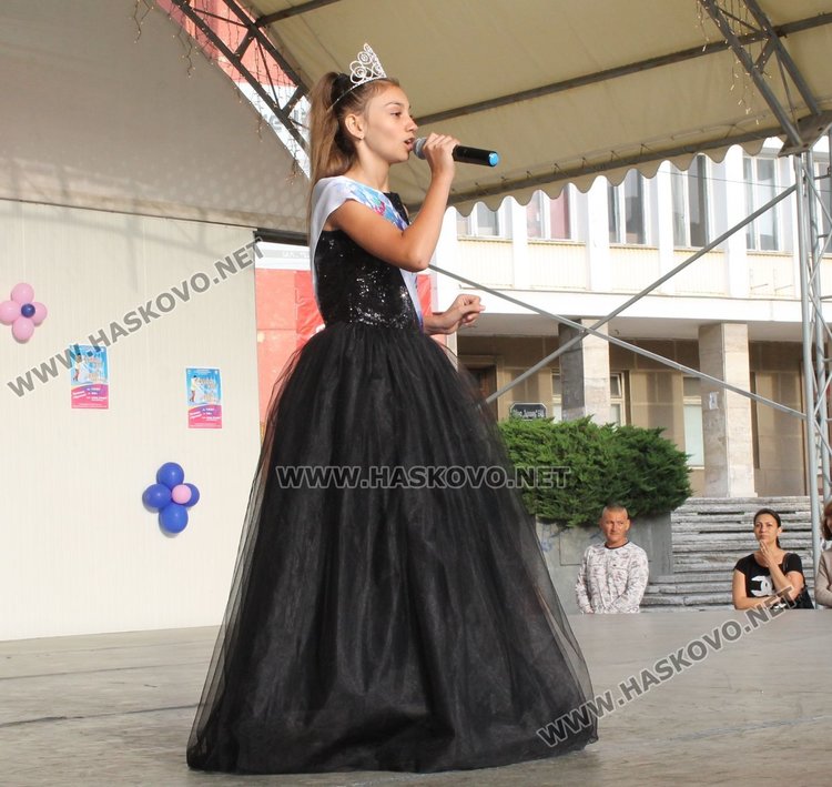 Избраха принцеси и принцове в конкурс "Мини мис и Мини мистър Димитровград"