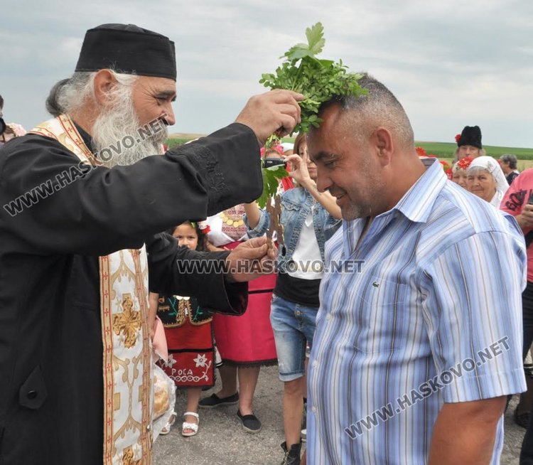 Пшеница вместо ечемик зажънаха първо в димитровградското село Странско 