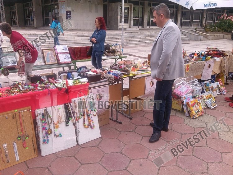 Благотворителният базар за Атанаска в Девин започна, бъгитата са на старт