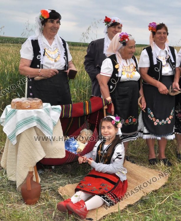 Пшеница вместо ечемик зажънаха първо в димитровградското село Странско 