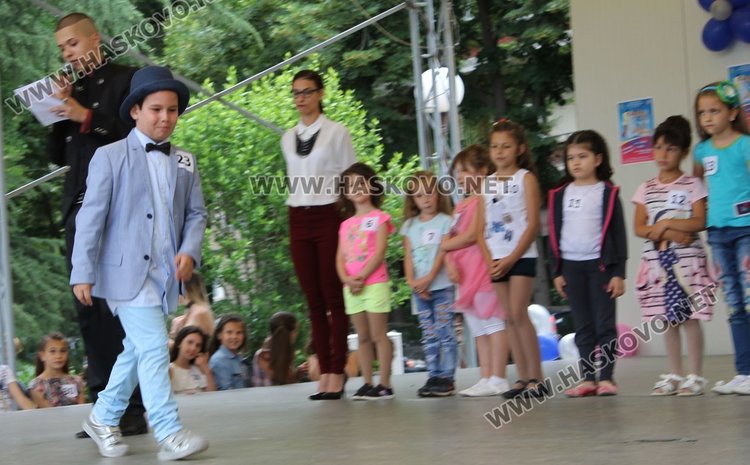 Избраха принцеси и принцове в конкурс "Мини мис и Мини мистър Димитровград"