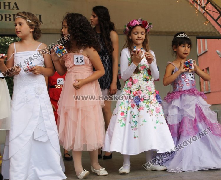 Избраха принцеси и принцове в конкурс "Мини мис и Мини мистър Димитровград"