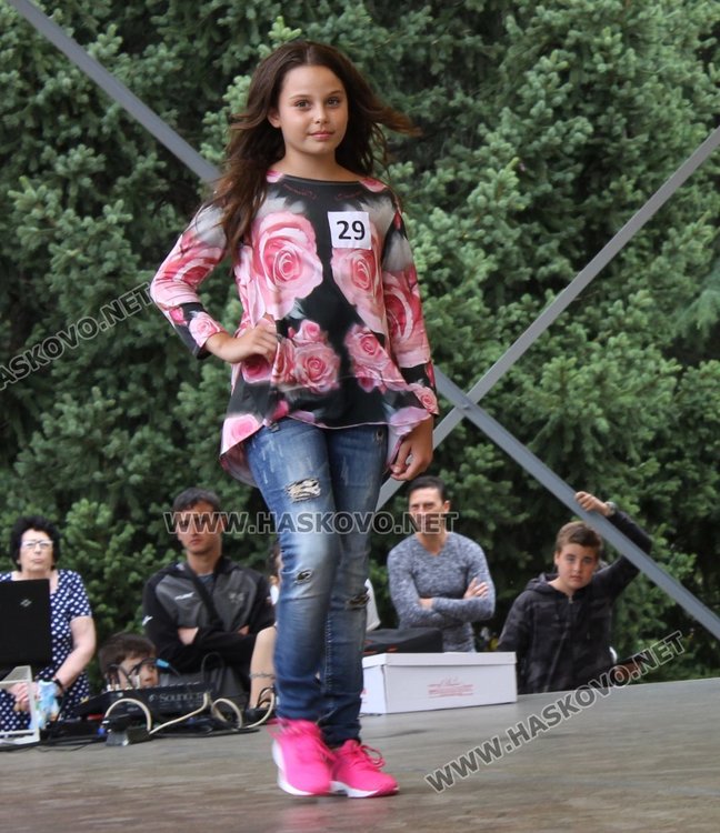 Избраха принцеси и принцове в конкурс "Мини мис и Мини мистър Димитровград"