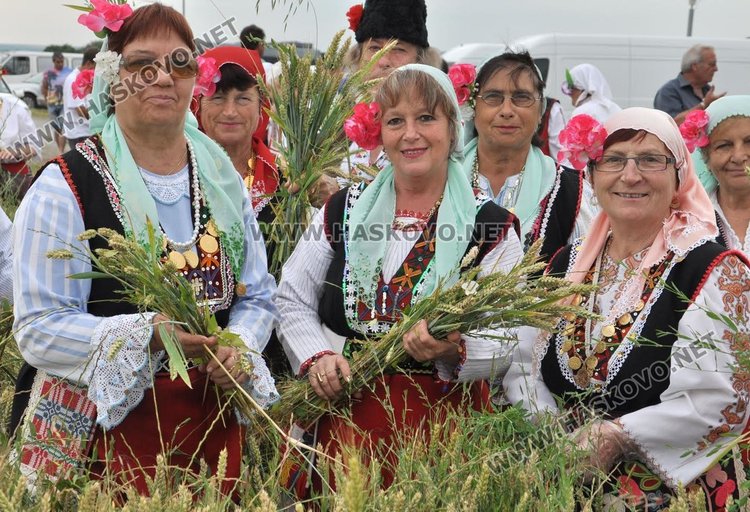 Пшеница вместо ечемик зажънаха първо в димитровградското село Странско 