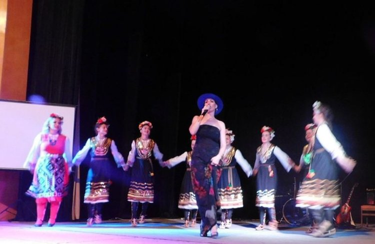 Артисти дадоха всичко от себе си на сцената в Девин за лечението на Атанаска