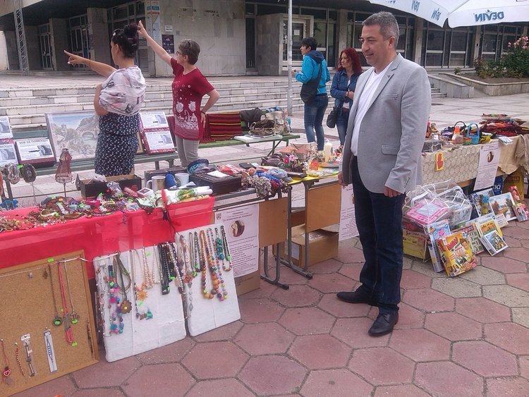 Над 6200 лева събра благотворителния базар, концерт и търг в Девин