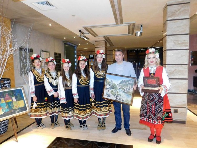 Артисти дадоха всичко от себе си на сцената в Девин за лечението на Атанаска