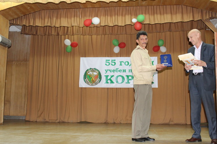 Награди за военни по повод 55 г. от създаването на полигона в Корен