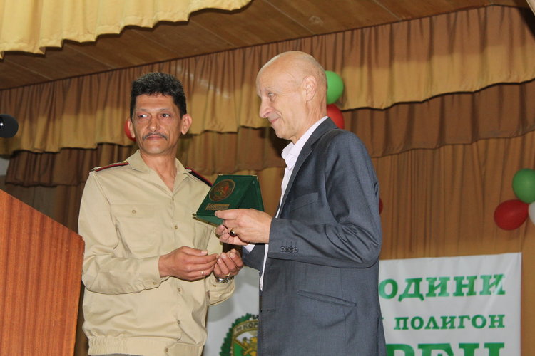 Награди за военни по повод 55 г. от създаването на полигона в Корен