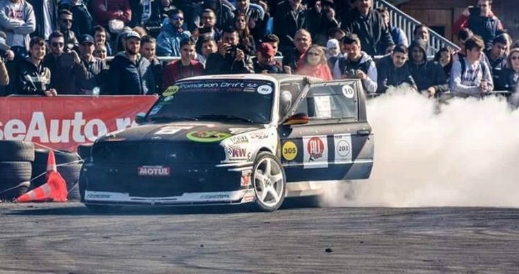 Дрифт състезание за любители и професионалисти се организира на пистата на летище Стара Загора в края на седмицата