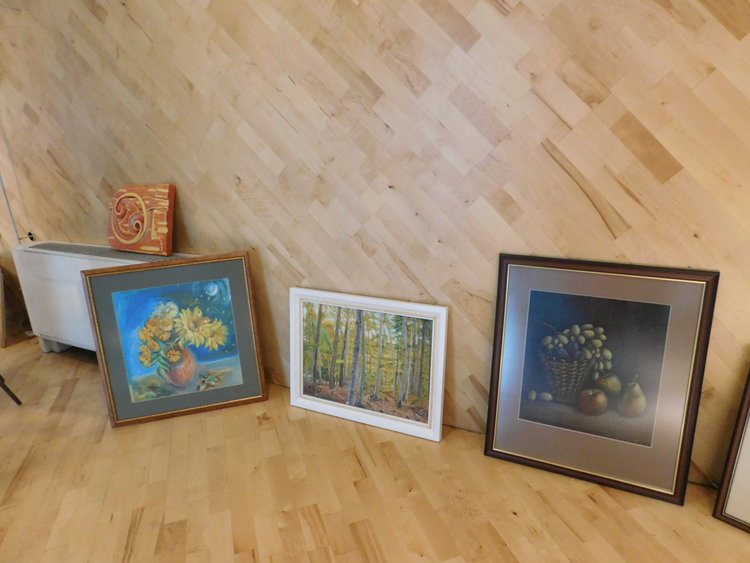 Смолянски художници дариха творби, за да подкрепят Атанаска в битката й със Саркома на Юинг