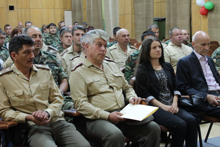 Награди за военни по повод 55 г. от създаването на полигона в Корен