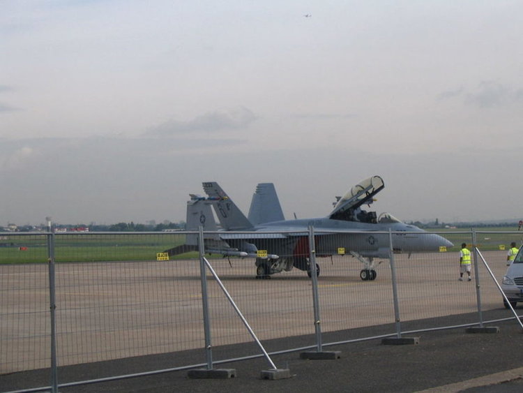 Макрон откри от въздуха Парижкото авиоизложение