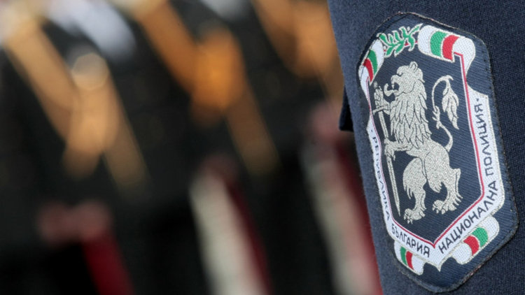 Служителите на МВР започвали със заплата от 650 лв.