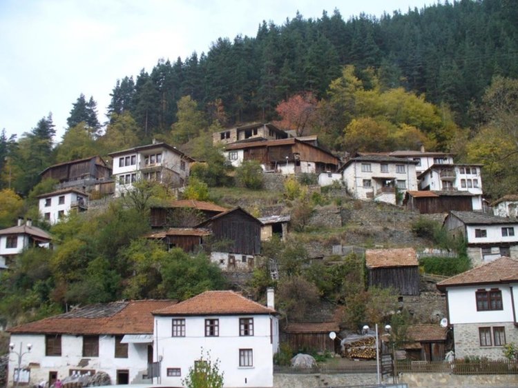 Смолян изпреварва страната по осигуреност с жилища на 1000 души население