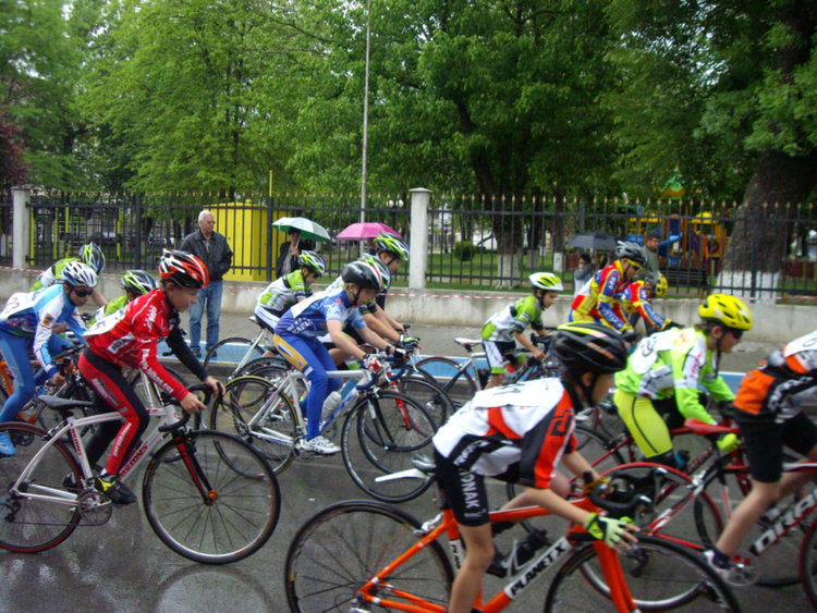 Ловеч събира колоездачи от цялата страна за обиколка по повод 180 години от рождението на Апостола   