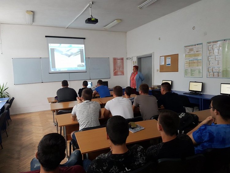 Виртуален конферентен час за ученици от Електрониката, част от австрийския им стаж