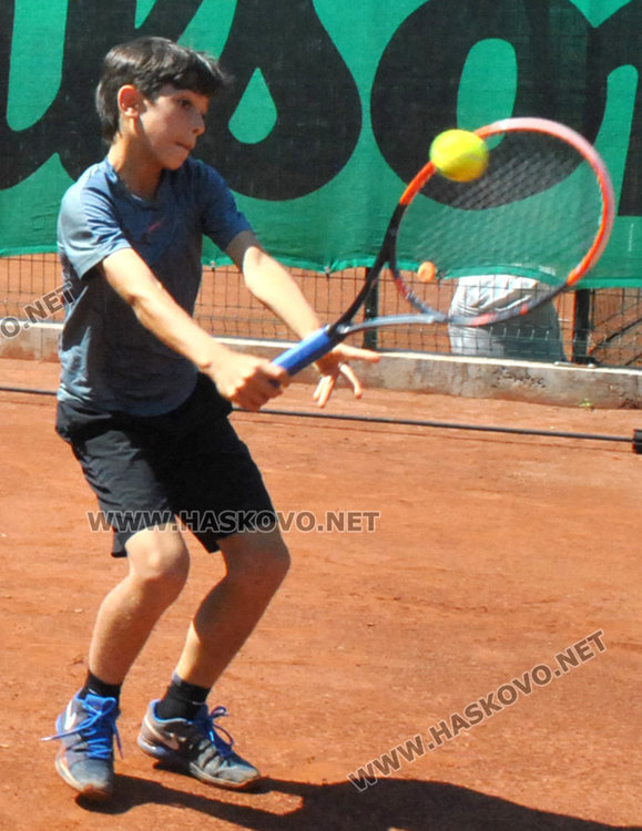 Адрияно Дженев