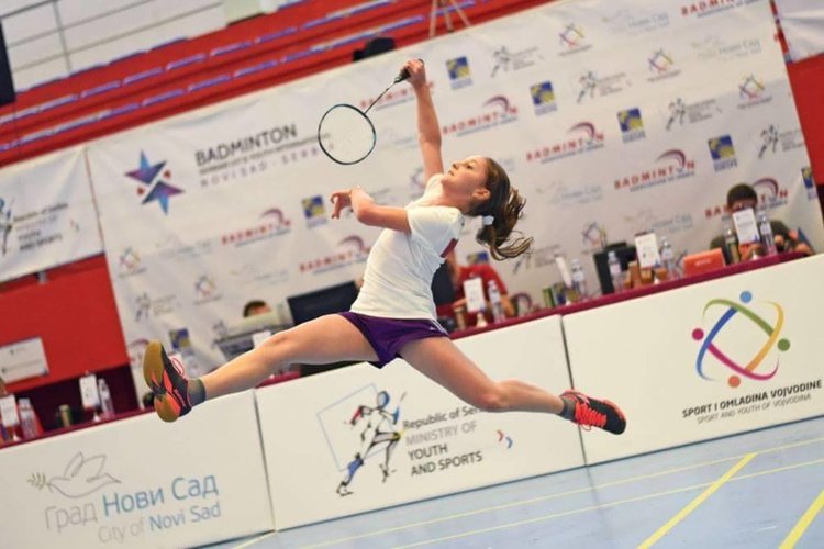 С 9 завоювани  медала и поне 6 изпуснати се върнаха бадминтонистите ни от Сърбия